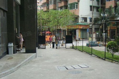 廣州煙卷一廠宿舍區(qū)優(yōu)點(diǎn) 不足,廣州煙卷一廠宿舍區(qū)怎么樣,廣州煙卷一廠宿舍區(qū)周邊房產(chǎn)中介經(jīng)紀(jì)人評價